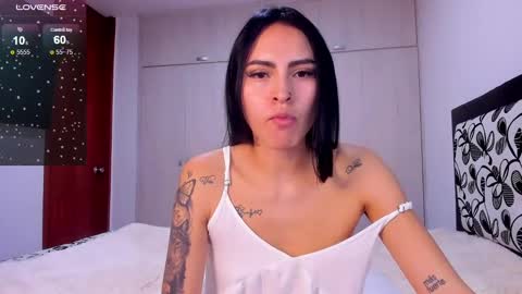 Snapshot of petite_linda chatting on 01-30-25, 06:21 Linda online show from 01-30-25, 06:21