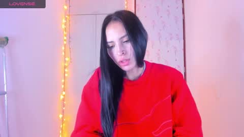 Snapshot of petite_linda chatting on 03-08-25, 08:33 Linda online show from 03-08-25, 08:33