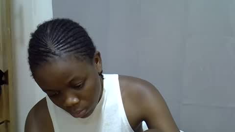 petite_melan online show from 09-19-25, 12:56