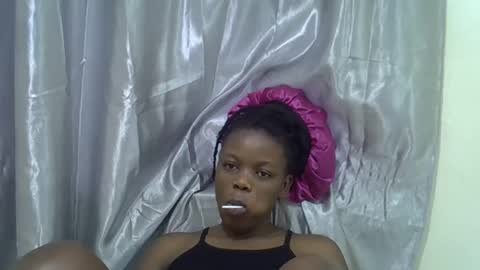 petite_melan online show from 11-05-25, 03:39