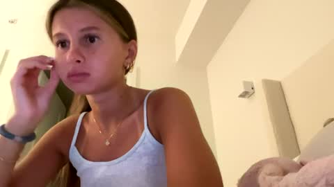 petite_pretty22 online show from 06-12-26, 03:38