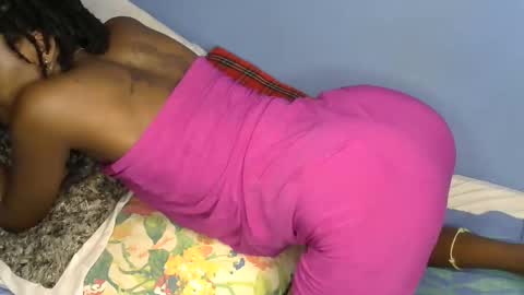 petite_star2 online show from 02-05-26, 02:33