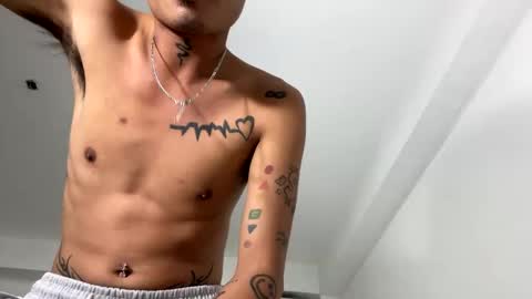 Snapshot of petiteasianx chatting on 12-17-24, 03:28 Vrin online show from 12-17-24, 03:28