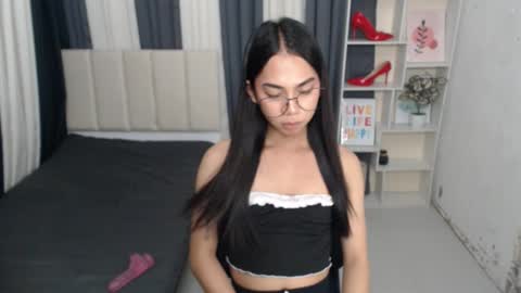 Yukie online show from 10-17-25, 06:49