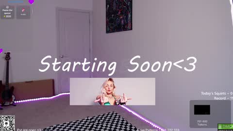 Snapshot of petitebrat chatting on 01-23-25, 10:01 PiperAvery online show from 01-23-25, 10:01