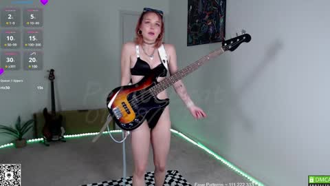 Snapshot of petitebrat chatting on 01-28-25, 11:28 PiperAvery online show from 01-28-25, 11:28