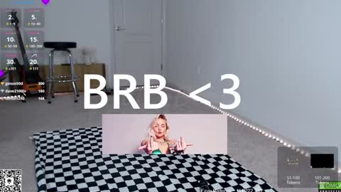 Snapshot of petitebrat chatting on 01-30-25, 09:36 PiperAvery online show from 01-30-25, 09:36