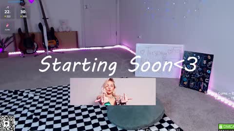 Snapshot of petitebrat chatting on 02-25-25, 06:42 PiperAvery online show from 02-25-25, 06:42