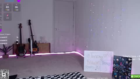 Snapshot of petitebrat chatting on 02-25-25, 09:46 PiperAvery online show from 02-25-25, 09:46