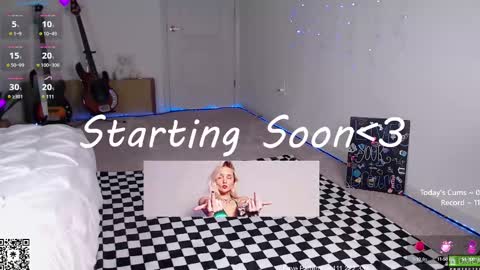 Snapshot of petitebrat chatting on 03-07-25, 08:00 PiperAvery online show from 03-07-25, 08:00