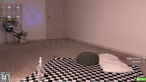 Snapshot of petitebrat chatting on 10-25-25, 02:35 PiperAvery online show from 10-25-25, 02:35