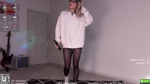 Snapshot of petitebrat chatting on 12-02-25, 06:36 PiperAvery online show from 12-02-25, 06:36