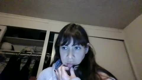 Snapshot of petitedoll30 chatting on 12-27-24, 04:04 Petitedoll30 online show from 12-27-24, 04:04