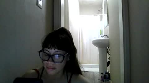 Snapshot of petitedoll30 chatting on 05-09-26, 01:22 Petitedoll30 online show from 05-09-26, 01:22