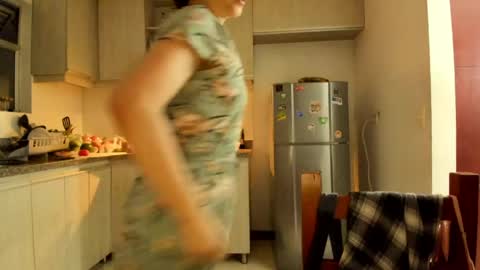 Lunna online show from 04-18-26, 02:15