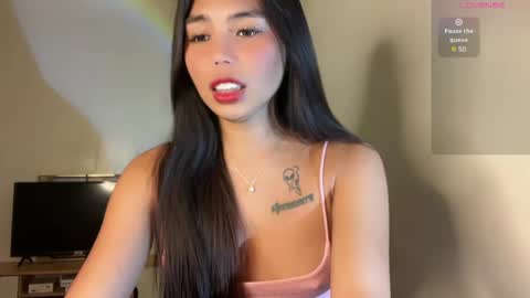 Snapshot of petitegirlx69 chatting on 12-31-24, 11:39 miss lisa online show from 12-31-24, 11:39