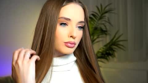 Petitegonwiild online show from 09-15-25, 07:58