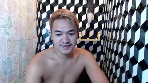 Snapshot of petitehugecockxnxxx chatting on 06-11-26, 02:44 Call me jake online show from 06-11-26, 02:44