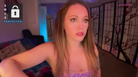 Snapshot of petitejewel chatting on 12-31-24, 10:58 Jules online show from 12-31-24, 10:58