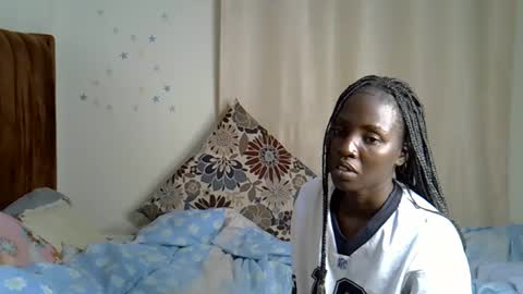 Snapshot of petitekittyy chatting on 02-04-26, 03:01 Kitty online show from 02-04-26, 03:01