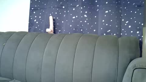 Snapshot of petitekittyy chatting on 02-17-26, 03:25 Kitty online show from 02-17-26, 03:25