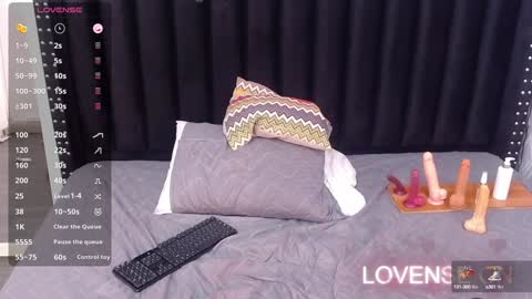 Snapshot of petitelittleebony chatting on 12-28-24, 02:33 little sharon online show from 12-28-24, 02:33