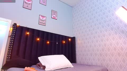 Snapshot of petitelittleebony chatting on 01-29-25, 10:22 little sharon online show from 01-29-25, 10:22