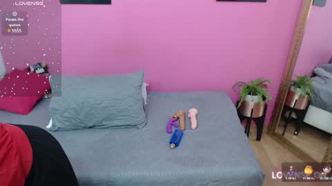 Snapshot of petitelittleebony chatting on 02-02-25, 12:24 little sharon online show from 02-02-25, 12:24