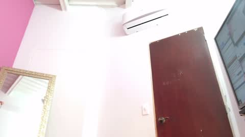 Snapshot of petitelittleebony chatting on 02-02-25, 06:31 little sharon online show from 02-02-25, 06:31