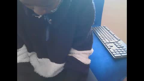 Petitelv online show from 03-15-26, 07:14