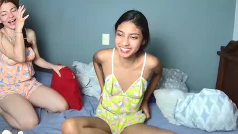 Snapshot of petitestrawberry18 chatting on 09-13-25, 05:29 Tip us ask our names online show from 09-13-25, 05:29