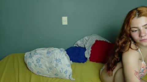 Snapshot of petitestrawberry18 chatting on 10-20-25, 07:20 Tip us ask our names online show from 10-20-25, 07:20