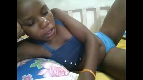 petitesweetchiq online show from 01-10-26, 07:48