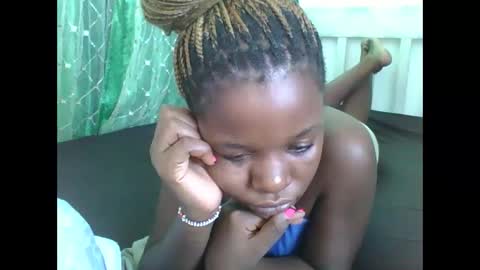 petitesweetchiq online show from 02-13-26, 08:54