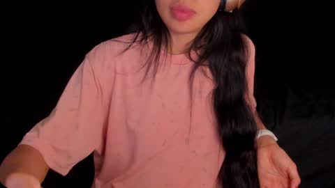 Snapshot of petitgirl_ chatting on 12-15-24, 08:04  J A S S  online show from 12-15-24, 08:04