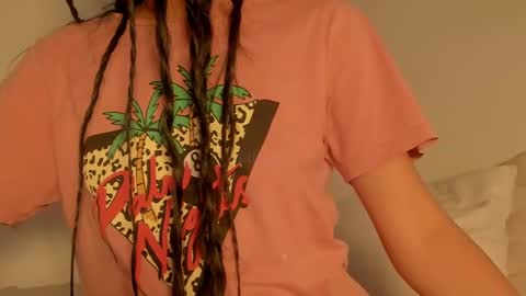 Snapshot of petitgirl_ chatting on 03-01-25, 04:54  J A S S  online show from 03-01-25, 04:54