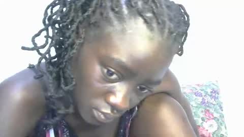 petitte_gyaal online show from 10-19-25, 04:13