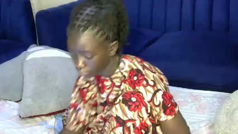 petitte_gyaal online show from 10-29-25, 02:58