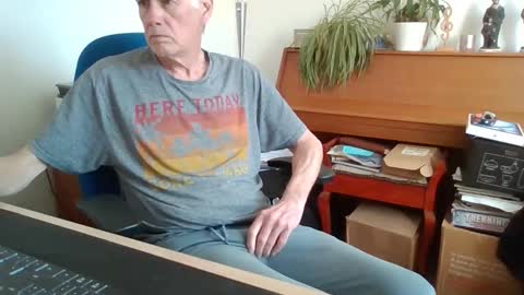 petitwilly online show from 04-30-26, 09:04
