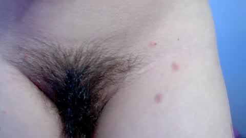 Snapshot of petra_butterfly chatting on 01-11-25, 02:09 i.. .U can call me Nick .... Help me to reach 200 thumbs up online show from 01-11-25, 02:09