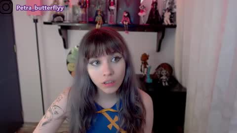 Snapshot of petra_butterfly chatting on 02-18-25, 12:15 i.. .U can call me Nick .... Help me to reach 200 thumbs up online show from 02-18-25, 12:15