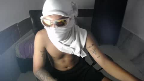 petty_boy777 online show from 04-28-26, 06:57