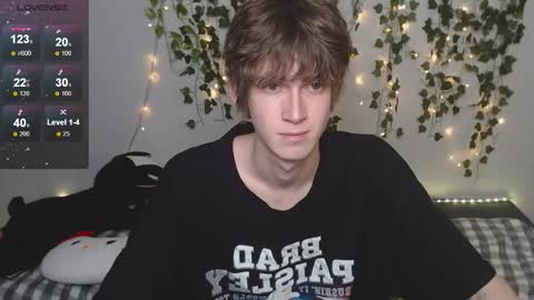 Snapshot of pexxide chatting on 01-06-26, 10:45 soren online show from 01-06-26, 10:45