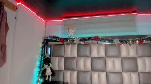 peyton_wat20 online show from 12-17-25, 04:07