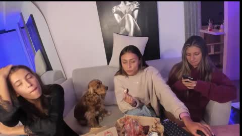 Peyton   online show from 10-16-25, 01:50