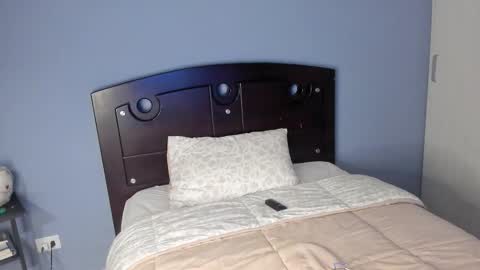 Peyton   online show from 10-30-25, 02:35