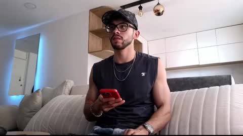 phantom_bigger1 online show from 12-21-25, 05:20