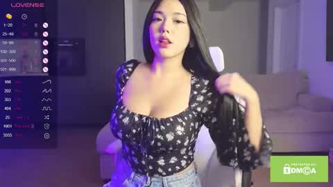 Snapshot of phantom_wave chatting on 01-13-26, 01:11 Sezim online show from 01-13-26, 01:11