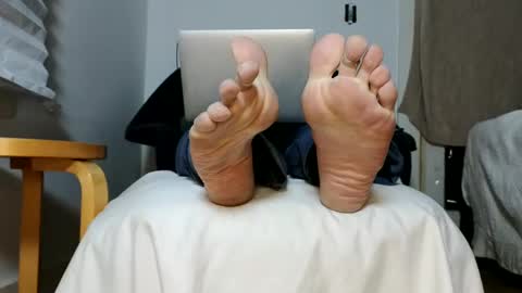 Snapshot of phattbooty80 chatting on 12-13-24, 01:04 TheSkyeWoods online show from 12-13-24, 01:04