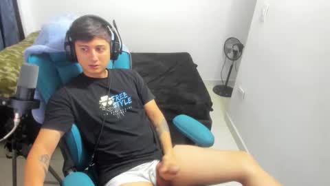 Snapshot of philip_dj chatting on 03-16-26, 09:46 philip_dj online show from 03-16-26, 09:46